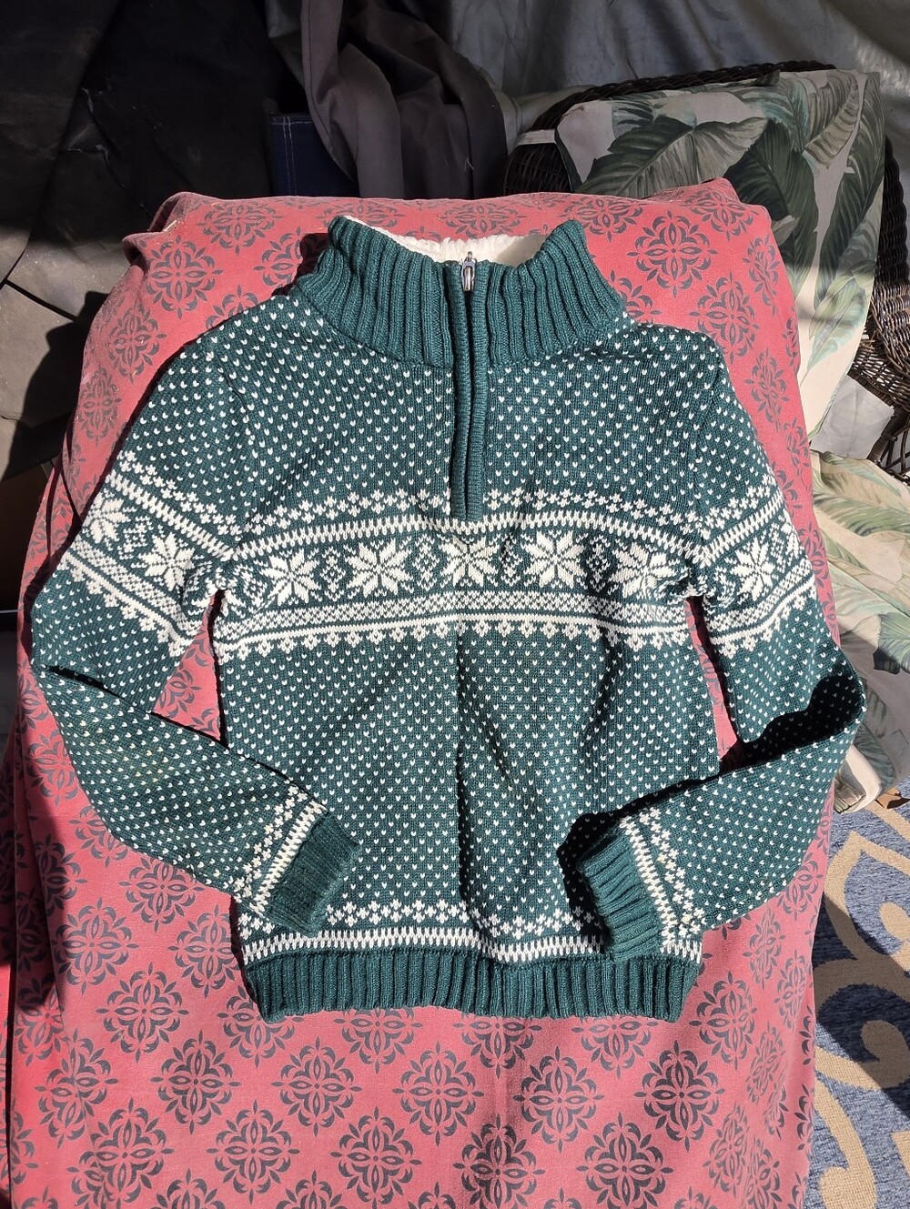 Tahari Boys Green and White Knit Sweater size 7/8